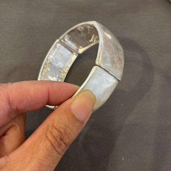 BOMBAY Retired lia sophia Stretch Bracelet Silver Matte silvertone stretch brace - Picture 4 of 6